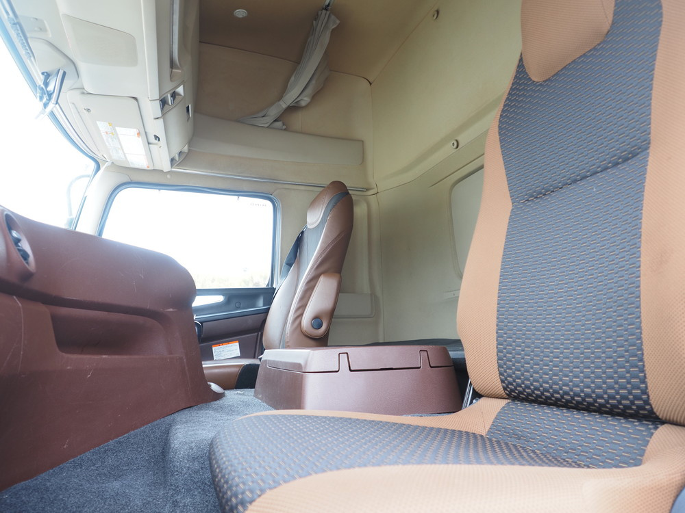 日野 プロフィア ウイング車 大型 2DG-FW1AHG 年式 R1[写真33]