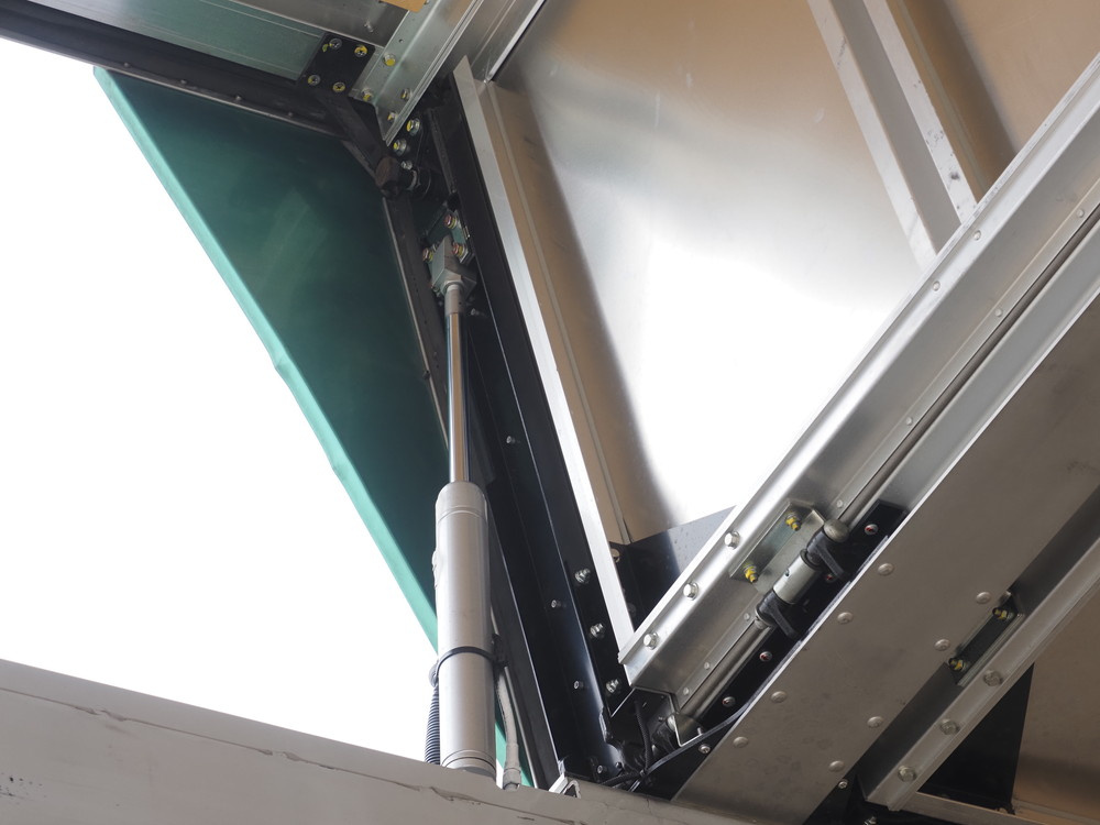 いすゞ ギガ ウイング車 大型 2PG-CYJ77C 年式 R2[写真17]