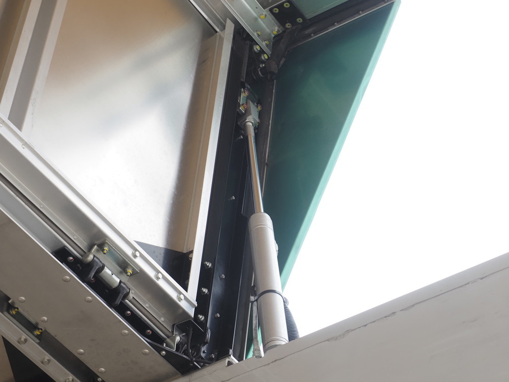 いすゞ ギガ ウイング車 大型 2PG-CYJ77C 年式 R2[写真12]