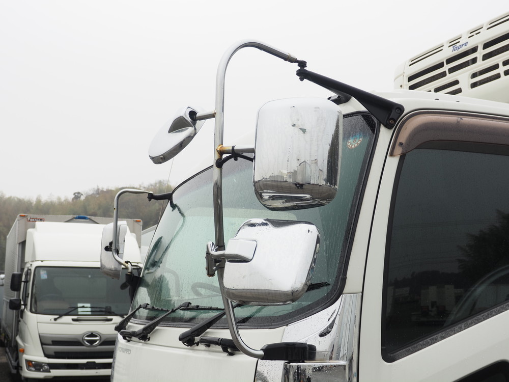 いすゞ フォワード 冷凍バン 中型 TKG-FRR90T2 年式 H29[写真09]