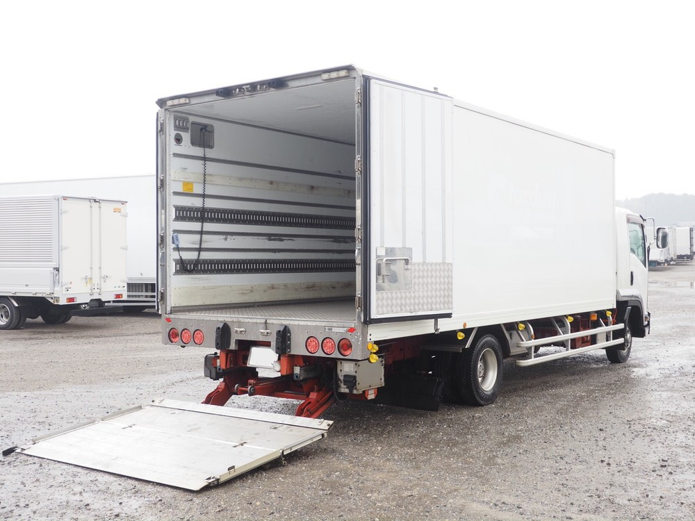 いすゞ フォワード 冷凍バン 中型 TKG-FRR90T2 年式 H29[写真21]