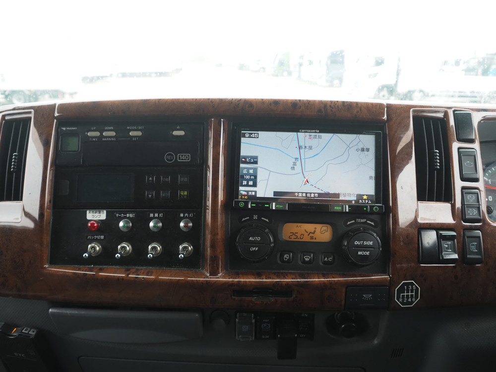 いすゞ フォワード 冷凍バン 中型 TKG-FRR90T2 年式 H29[写真31]