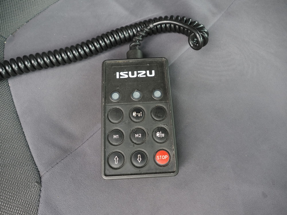 いすゞ フォワード 冷凍バン 中型 TKG-FRR90T2 年式 H29[写真33]