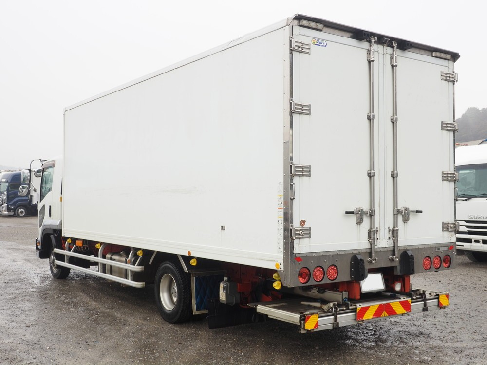 いすゞ フォワード 冷凍バン 中型 TKG-FRR90T2 年式 H29[写真06]