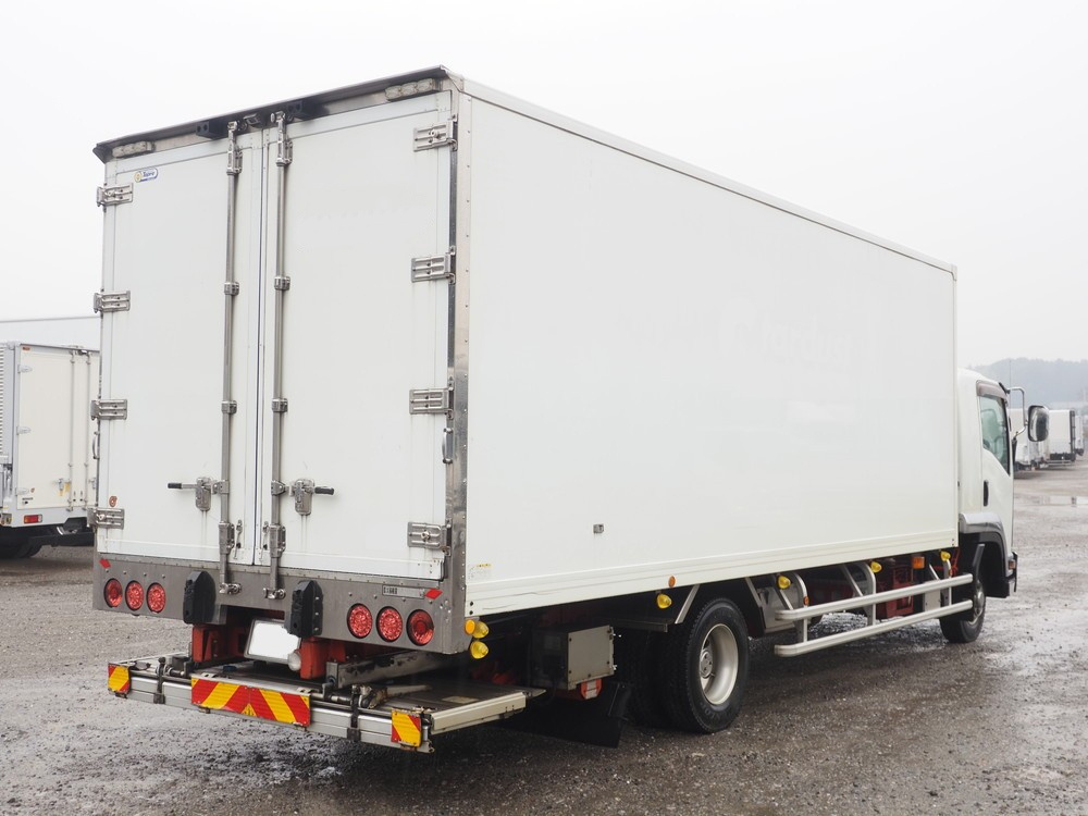 いすゞ フォワード 冷凍バン 中型 TKG-FRR90T2 年式 H29[写真04]