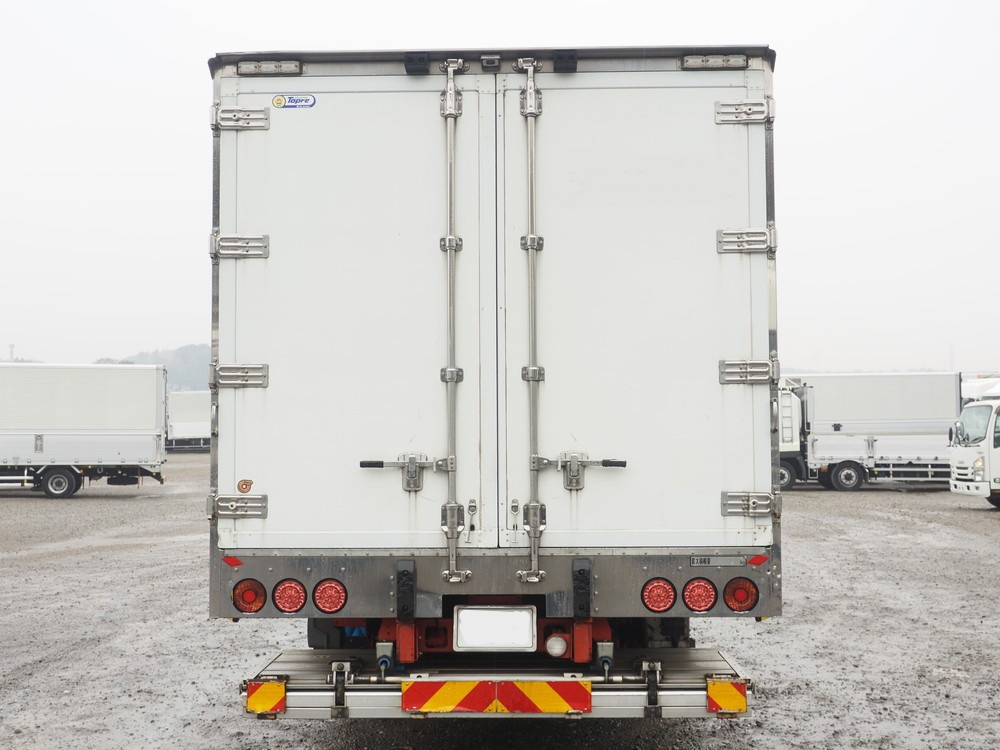 いすゞ フォワード 冷凍バン 中型 TKG-FRR90T2 年式 H29[写真05]