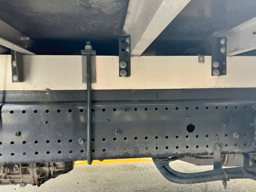 いすゞ フォワード 冷凍バン 中増t 2PG-FTR90V2 年式 R1[写真05]