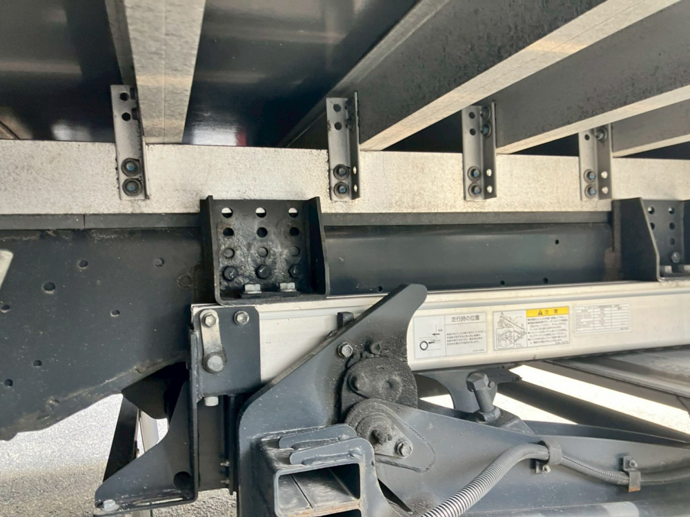 いすゞ ギガ 冷凍バン 大型 2KG-CYJ77C 年式 R3[写真04]