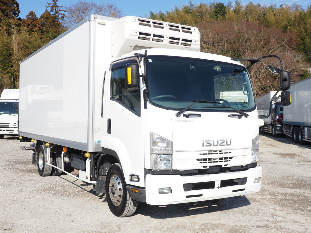 いすゞ フォワード 冷凍バン 中型 2PG-FRR90S1 年式 R2[写真03]