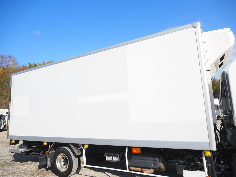 いすゞ フォワード 冷凍バン 中型 2PG-FRR90S1 年式 R2[写真09]