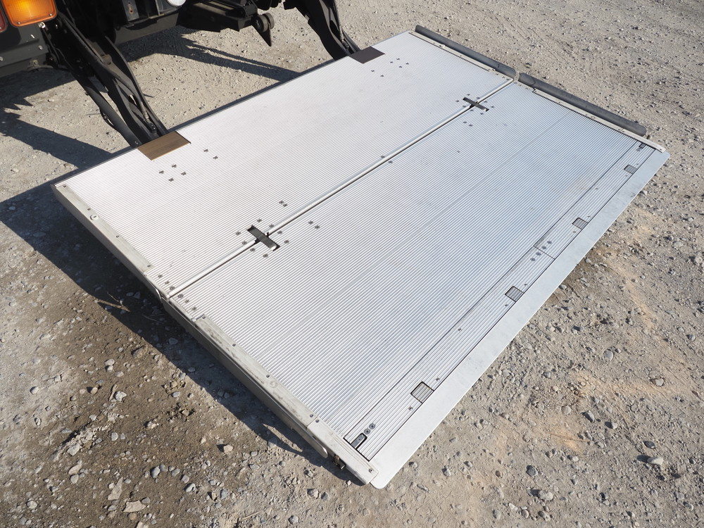 いすゞ フォワード 冷凍バン 中型 2PG-FRR90S1 年式 R2[写真20]