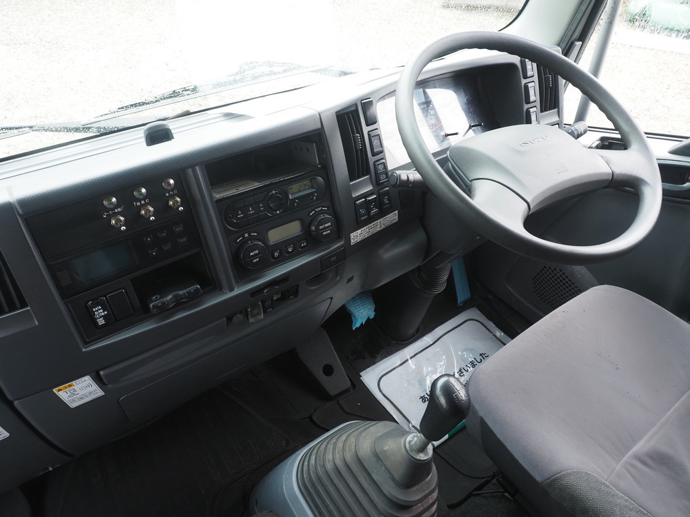 いすゞ フォワード 冷凍バン 中増t LKG-FTR90T2 年式 H29[写真32]