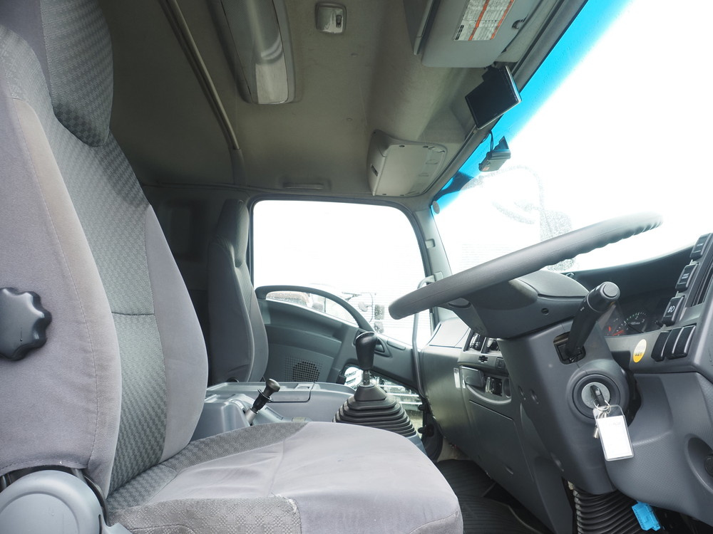 いすゞ フォワード 冷凍バン 中増t LKG-FTR90T2 年式 H29[写真30]