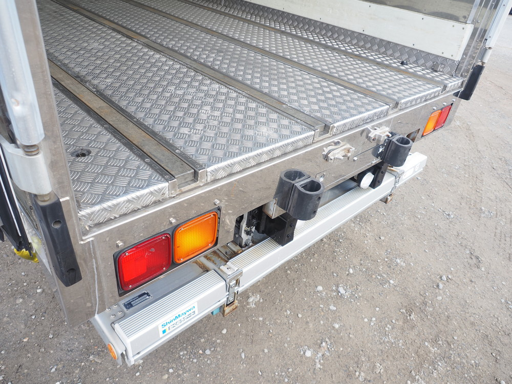 いすゞ フォワード 冷凍バン 中増t LKG-FTR90T2 年式 H29[写真17]