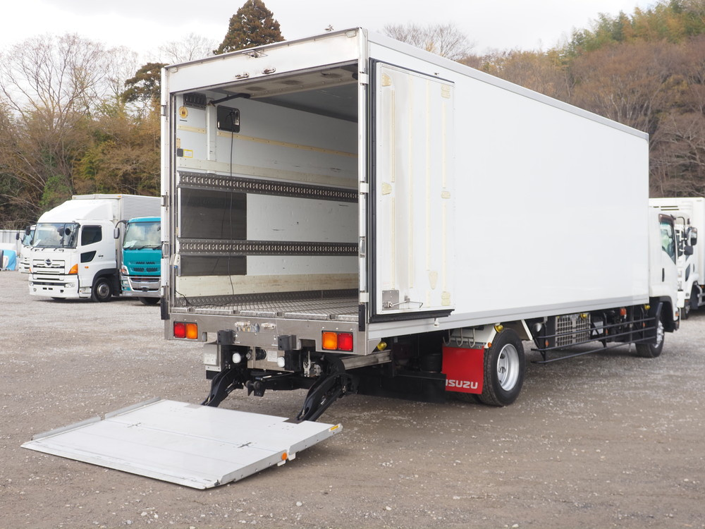 いすゞ フォワード 冷凍バン 中増t LKG-FTR90T2 年式 H29[写真23]