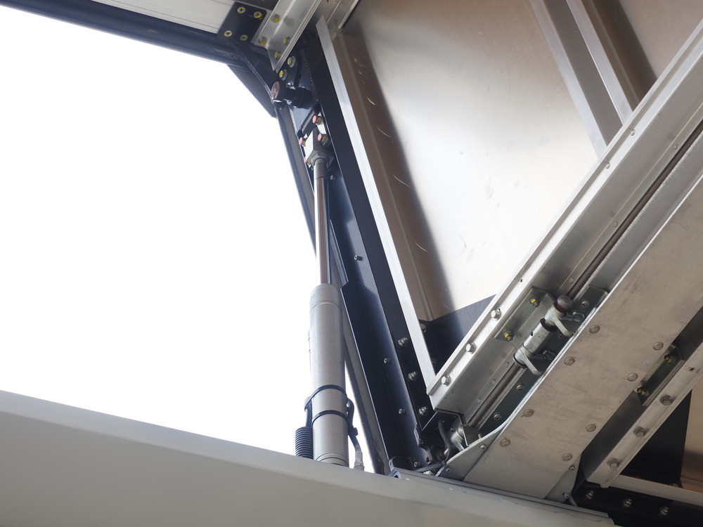 いすゞ ギガ ウイング車 大型 2PG-CYJ77C 年式 R1[写真13]