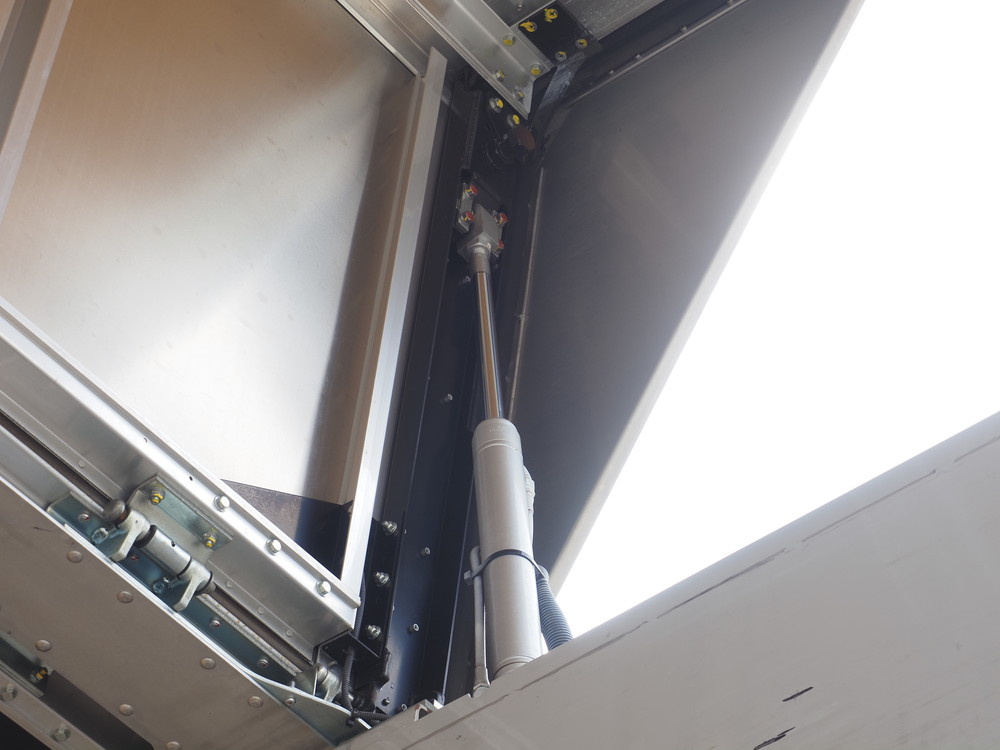 いすゞ ギガ ウイング車 大型 2PG-CYJ77C 年式 R1[写真12]