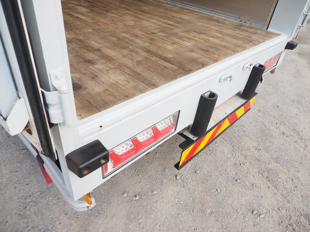 いすゞ ギガ ウイング車 大型 2PG-CYJ77C 年式 R1[写真29]