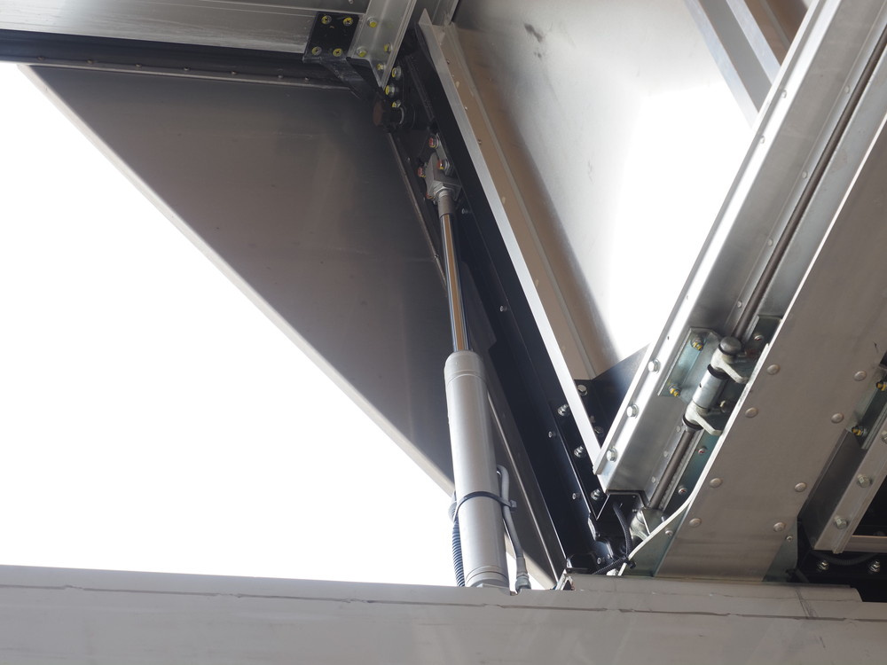 いすゞ ギガ ウイング車 大型 2PG-CYJ77C 年式 R1[写真18]