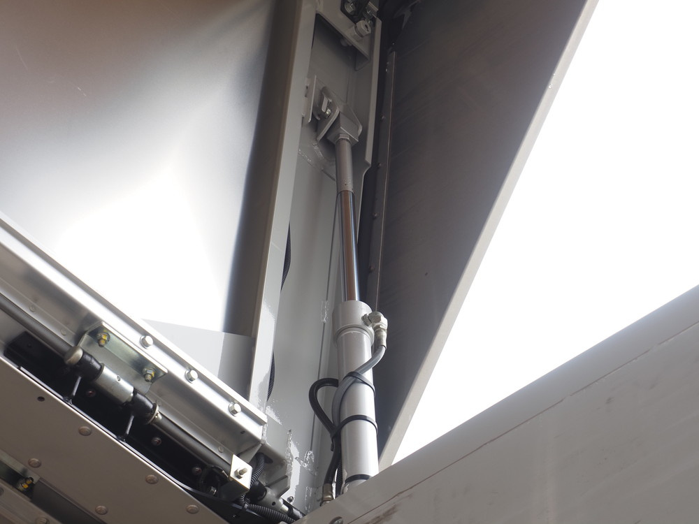 いすゞ フォワード ウイング車 中型 2RG-FRR90T2 年式 H30[写真11]