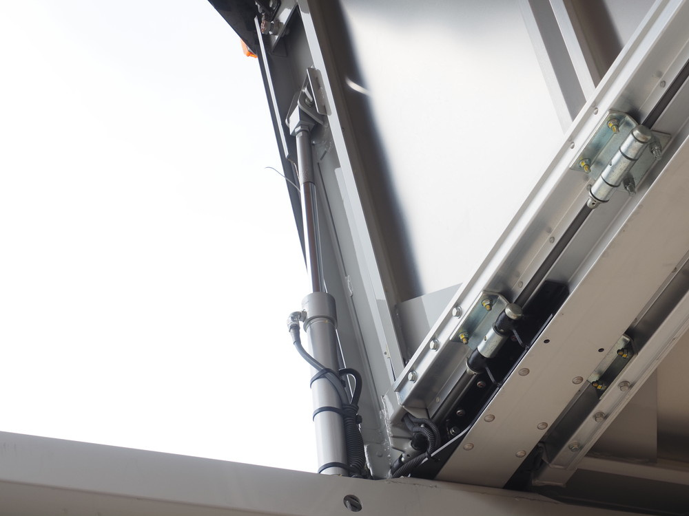 いすゞ フォワード ウイング車 中型 2RG-FRR90T2 年式 H30[写真12]