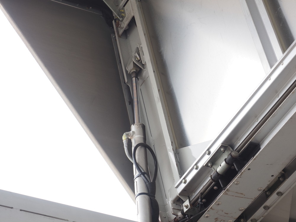 いすゞ フォワード ウイング車 中型 SKG-FRR90T2 年式 H24[写真17]