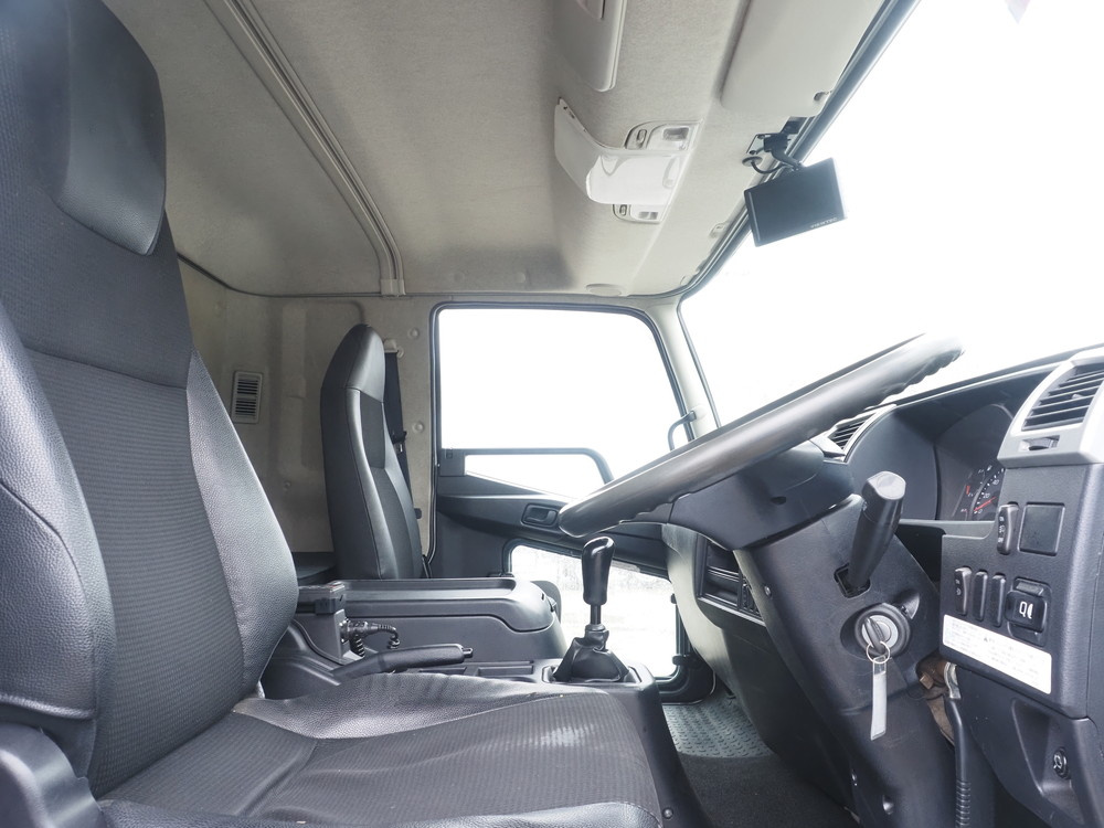 三菱ふそう ファイター ウイング車 中型 2KG-FK64F 年式 H30[写真33]