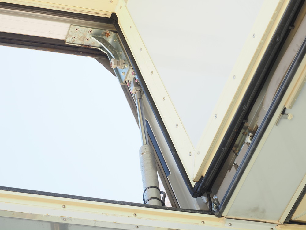 三菱ふそう スーパーグレート 冷凍ウイング 大型 QPG-FS64VZ 年式 H29[写真19]