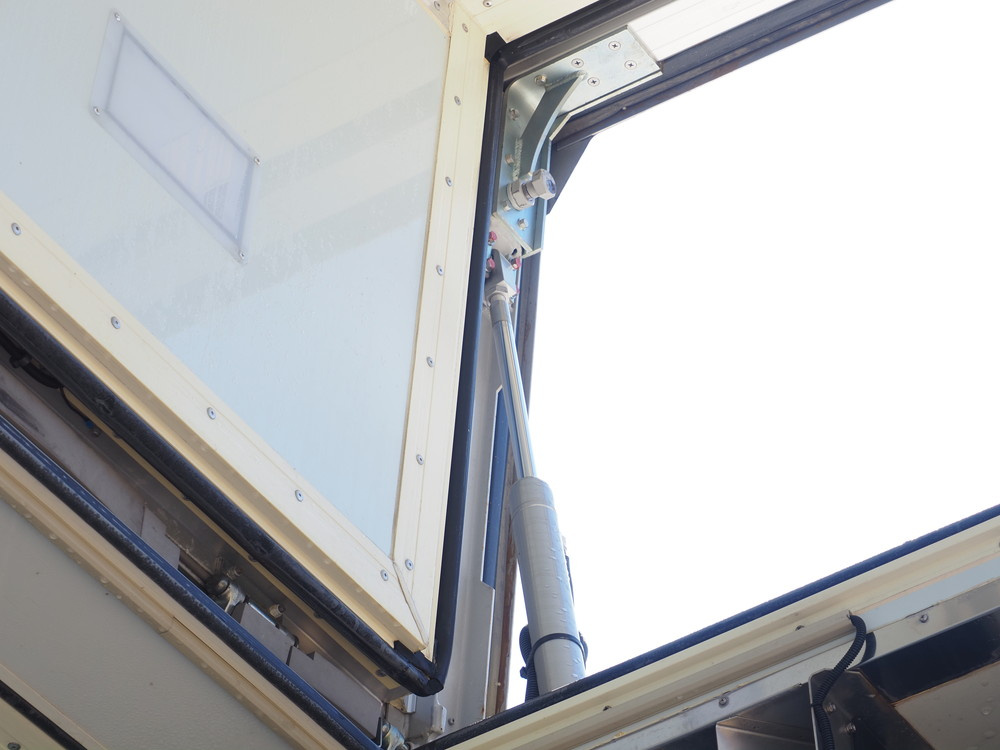 三菱ふそう スーパーグレート 冷凍ウイング 大型 QPG-FS64VZ 年式 H29[写真18]