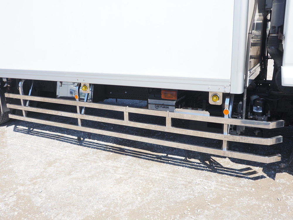 いすゞ フォワード 冷凍バン 中増t LPG-FTR90T2 年式 H28[写真10]