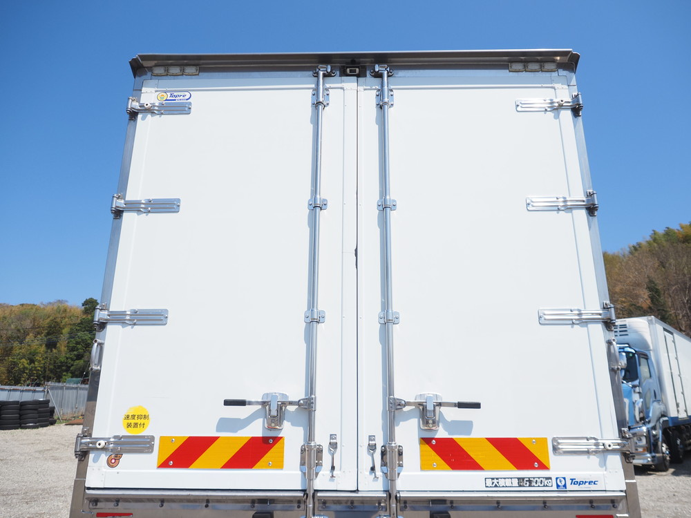 いすゞ フォワード 冷凍バン 中増t LPG-FTR90T2 年式 H28[写真07]