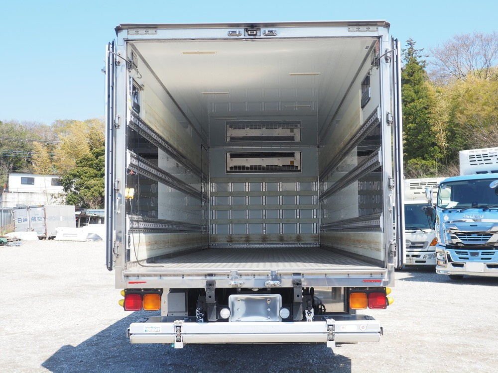 いすゞ フォワード 冷凍バン 中増t LPG-FTR90T2 年式 H28[写真16]