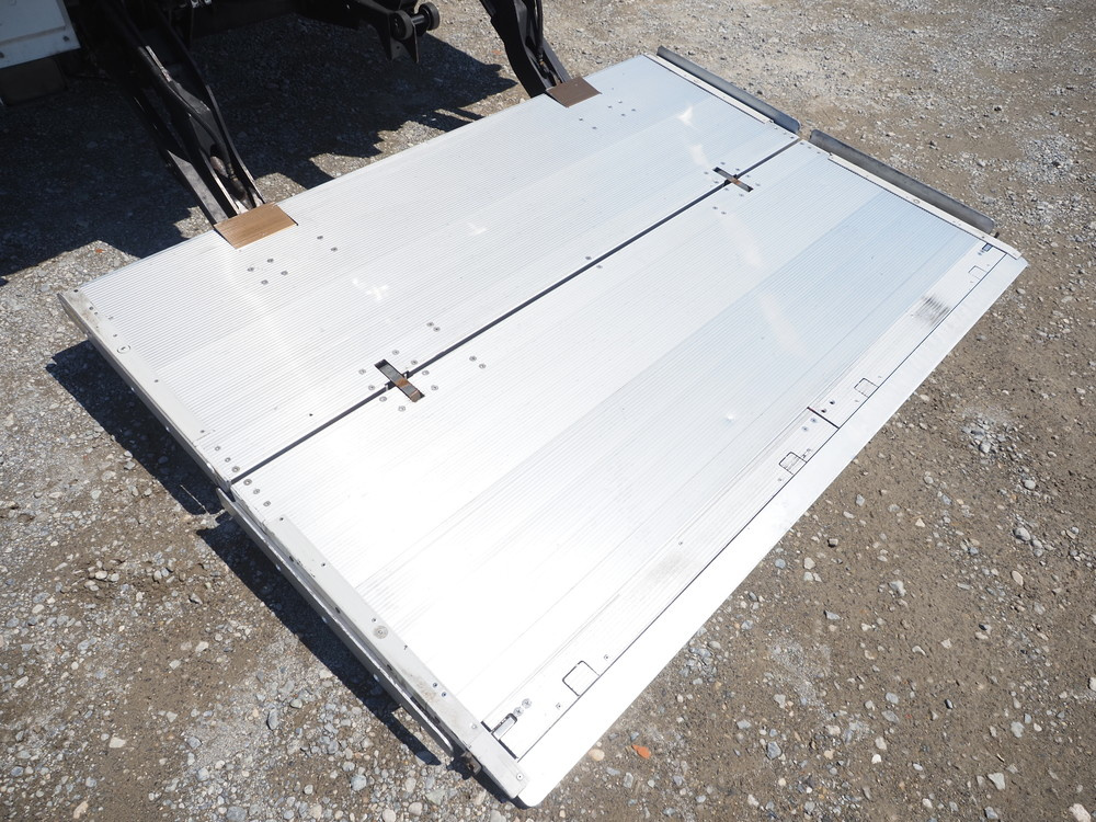 いすゞ フォワード 冷凍バン 中増t LPG-FTR90T2 年式 H28[写真25]