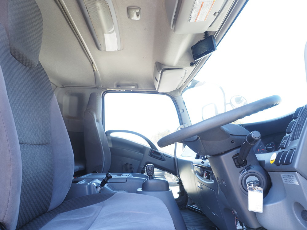 いすゞ フォワード 冷凍バン 中増t LPG-FTR90T2 年式 H28[写真29]