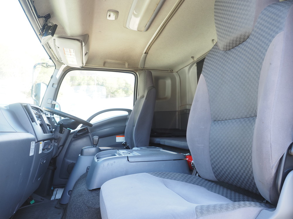 いすゞ フォワード 冷凍バン 中増t LPG-FTR90T2 年式 H28[写真38]