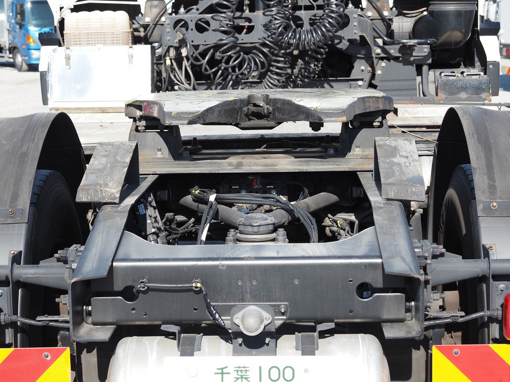 UDトラックス クオン トラクタ 大型 2PG-GK5AAB 年式 R4[写真32]