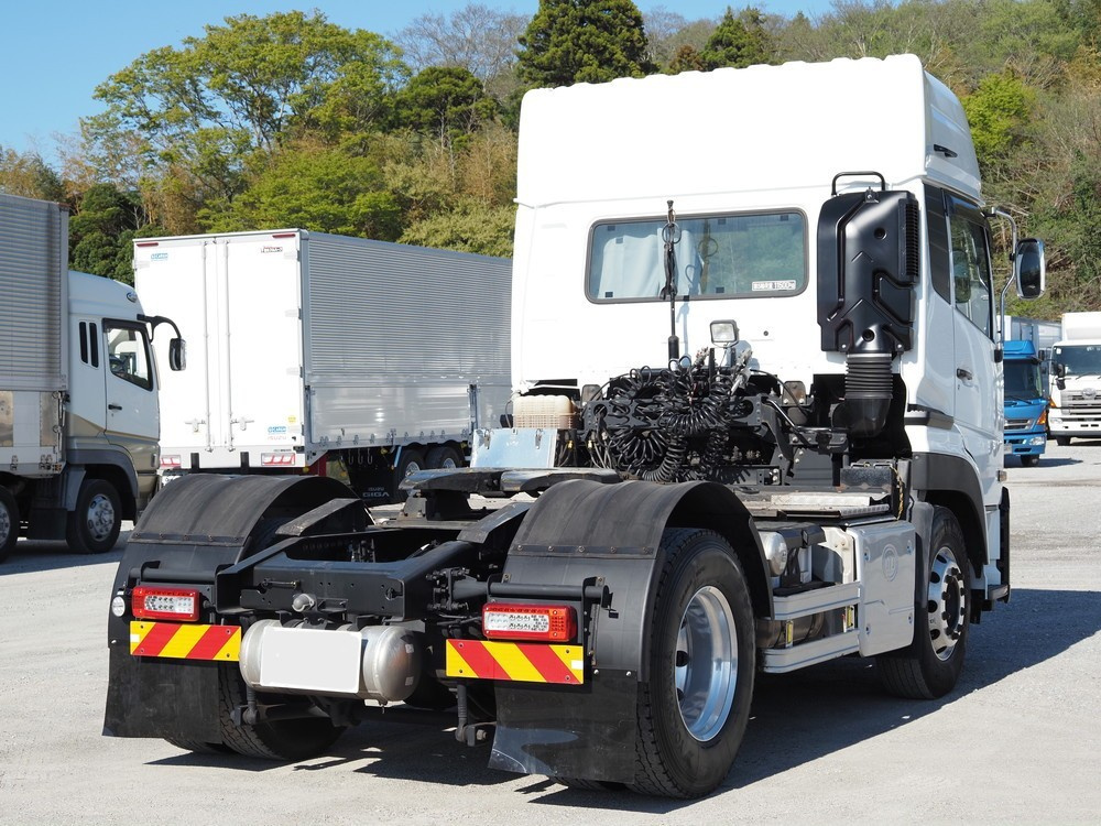 UDトラックス クオン トラクタ 大型 2PG-GK5AAB 年式 R4[写真04]