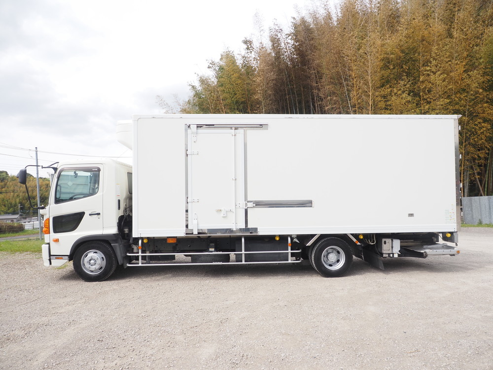 日野 レンジャープロ 冷凍バン 中型 TKG-FC7JKAG 年式 H27[写真10]