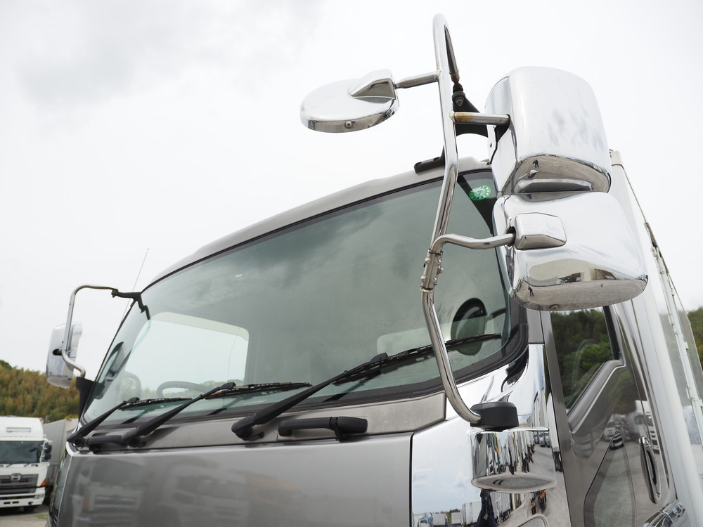 いすゞ フォワード 冷凍バン 中型 TKG-FRR90S2 年式 H28[写真08]