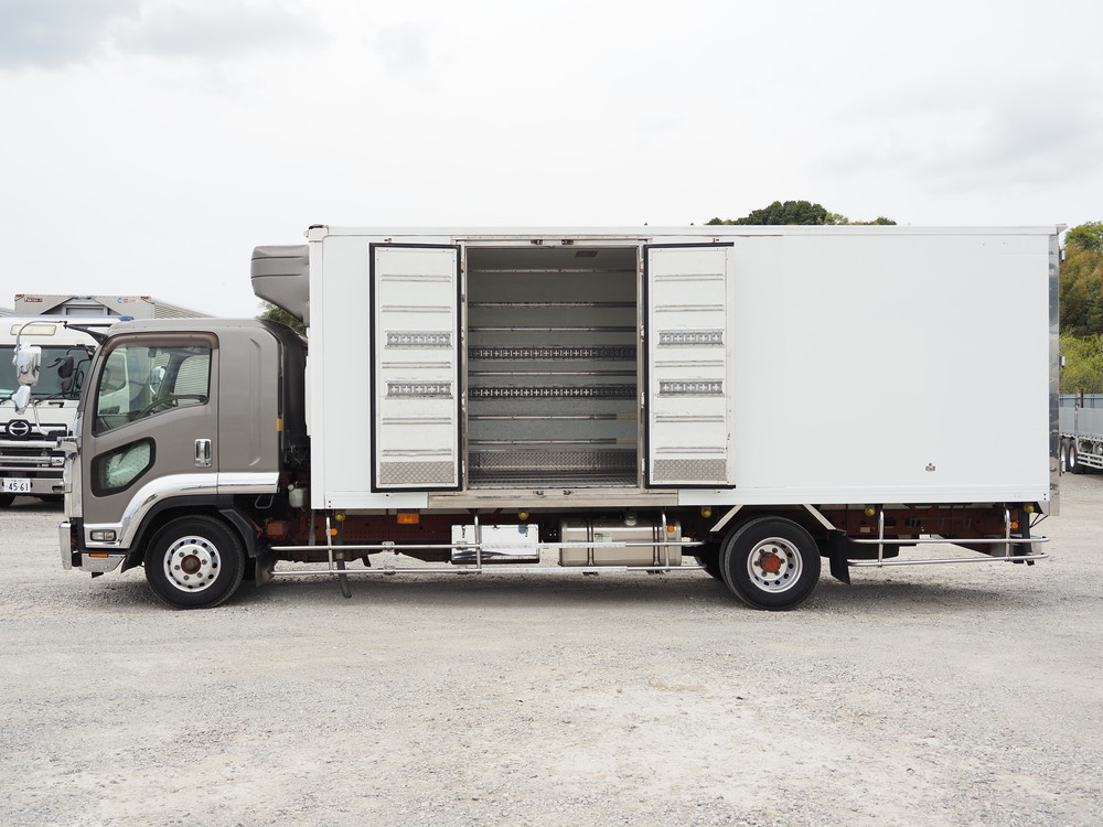 いすゞ フォワード 冷凍バン 中型 TKG-FRR90S2 年式 H28[写真17]