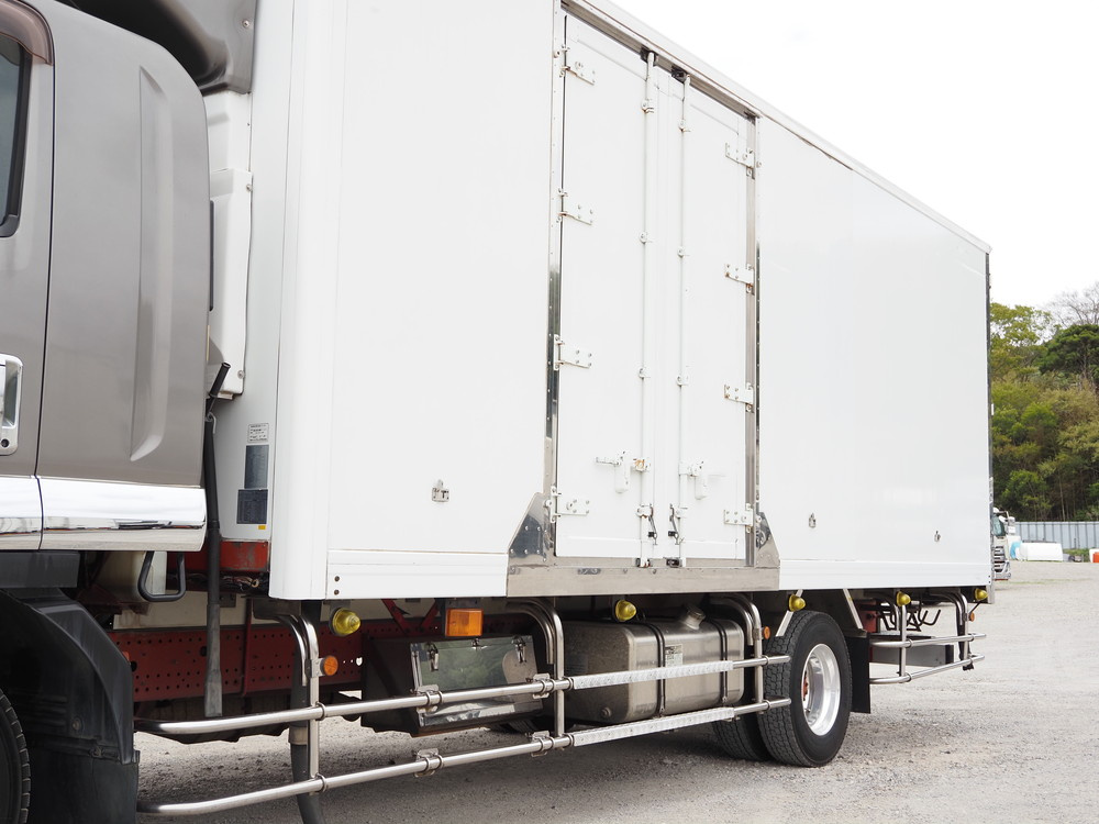 いすゞ フォワード 冷凍バン 中型 TKG-FRR90S2 年式 H28[写真12]