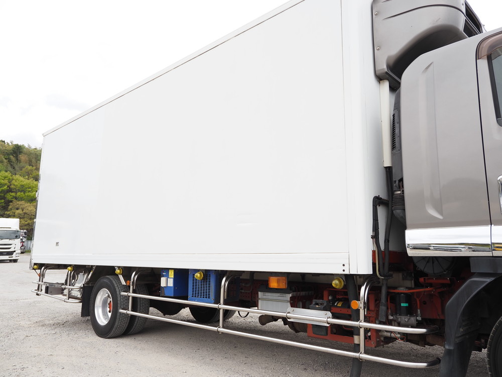 いすゞ フォワード 冷凍バン 中型 TKG-FRR90S2 年式 H28[写真10]