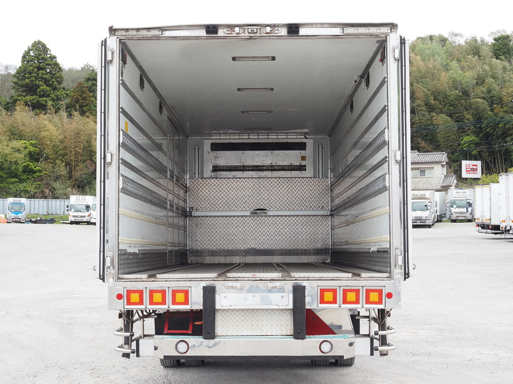 いすゞ フォワード 冷凍バン 中型 TKG-FRR90S2 年式 H28[写真15]