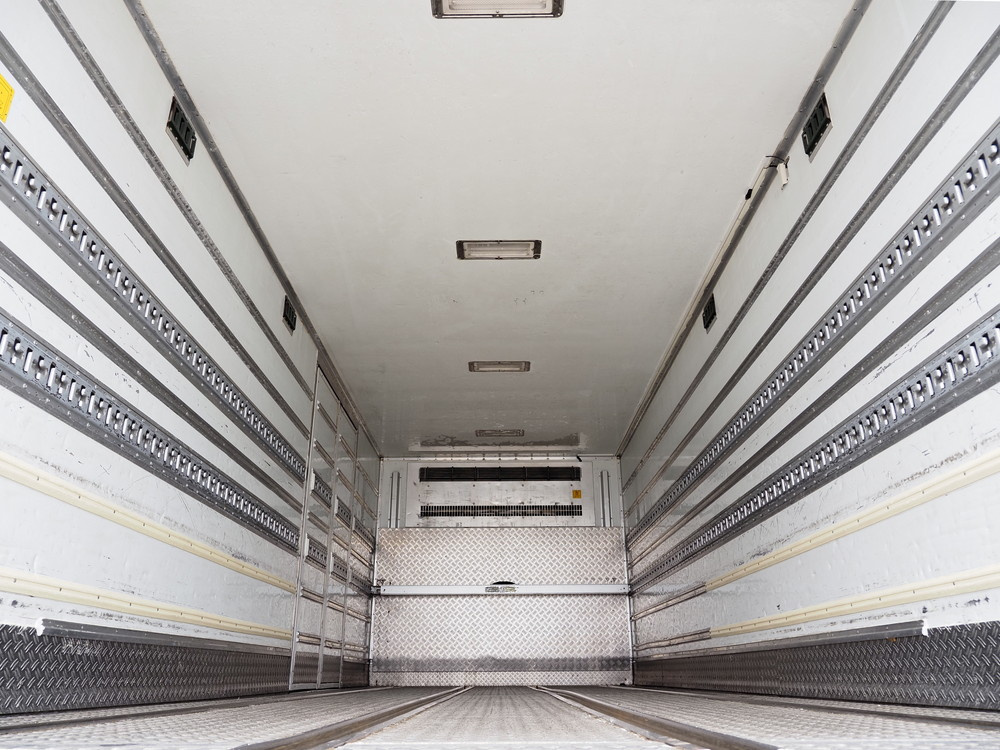 いすゞ フォワード 冷凍バン 中型 TKG-FRR90S2 年式 H28[写真19]