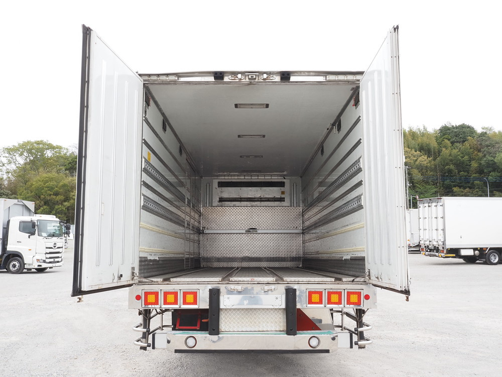 いすゞ フォワード 冷凍バン 中型 TKG-FRR90S2 年式 H28[写真16]