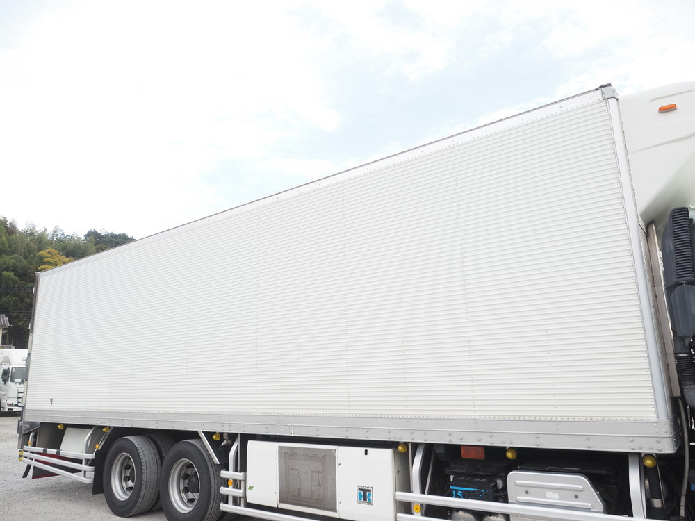 いすゞ ギガ 冷凍バン 大型 QKG-CYL77A 年式 H24[写真10]
