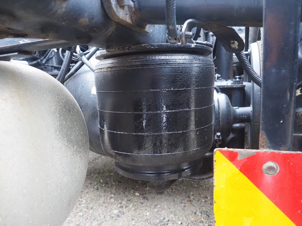 いすゞ ギガ トラクタ 大型 QKG-EXD52BD 年式 H28[写真28]