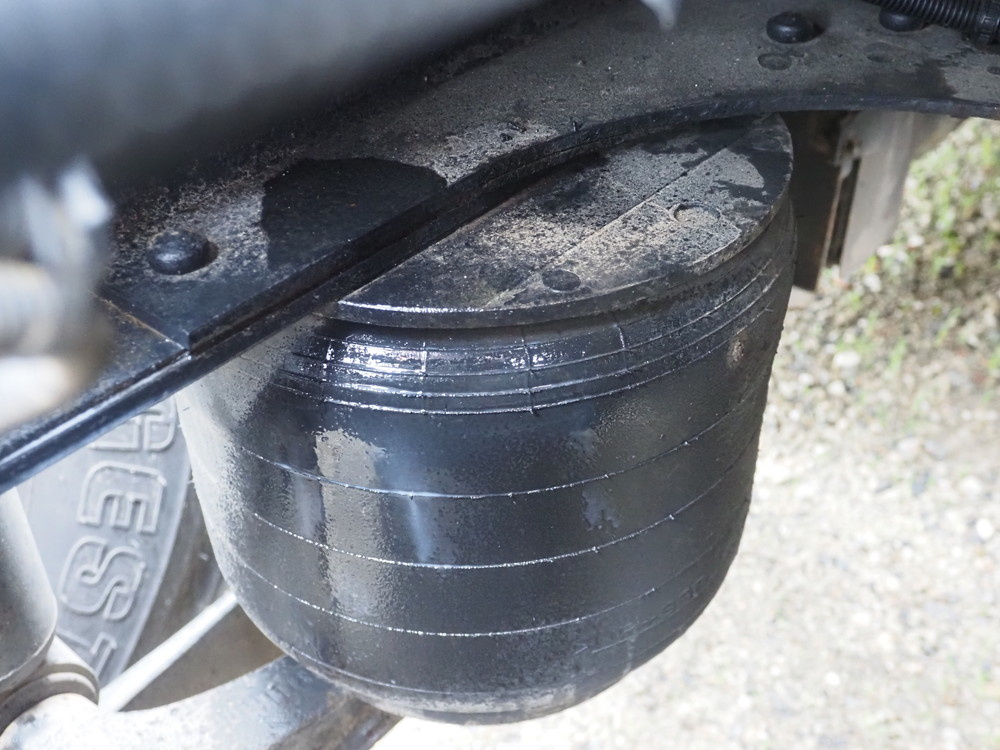 いすゞ ギガ トラクタ 大型 QKG-EXD52BD 年式 H28[写真27]