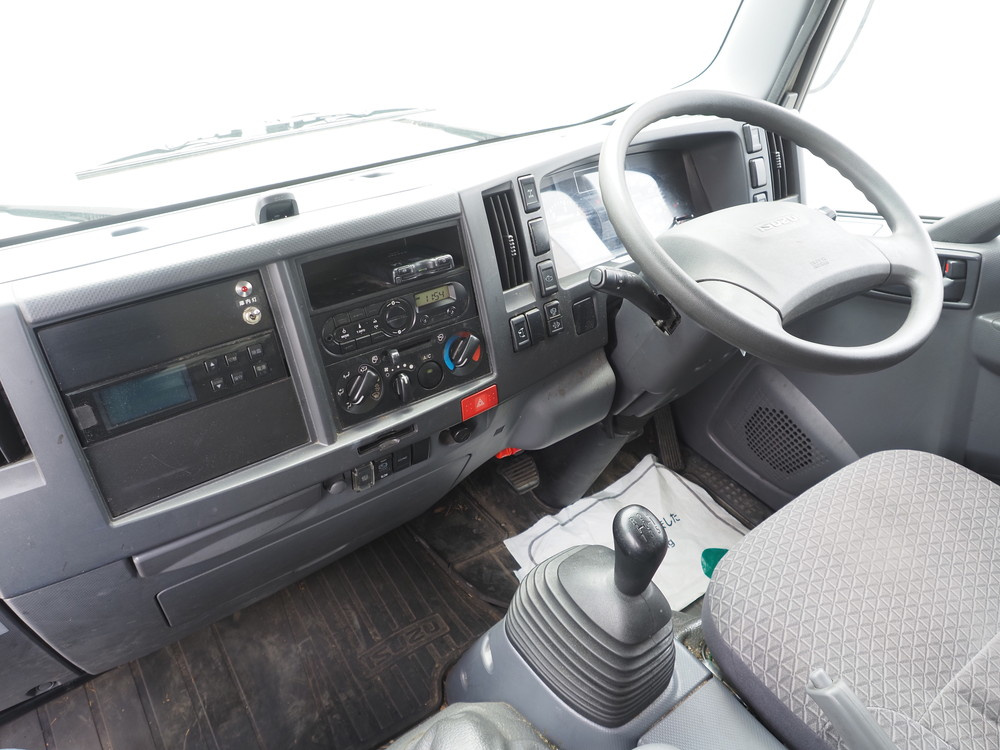 いすゞ エルフ 冷凍バン 小型 TPG-NLS85AN 年式 H30[写真24]
