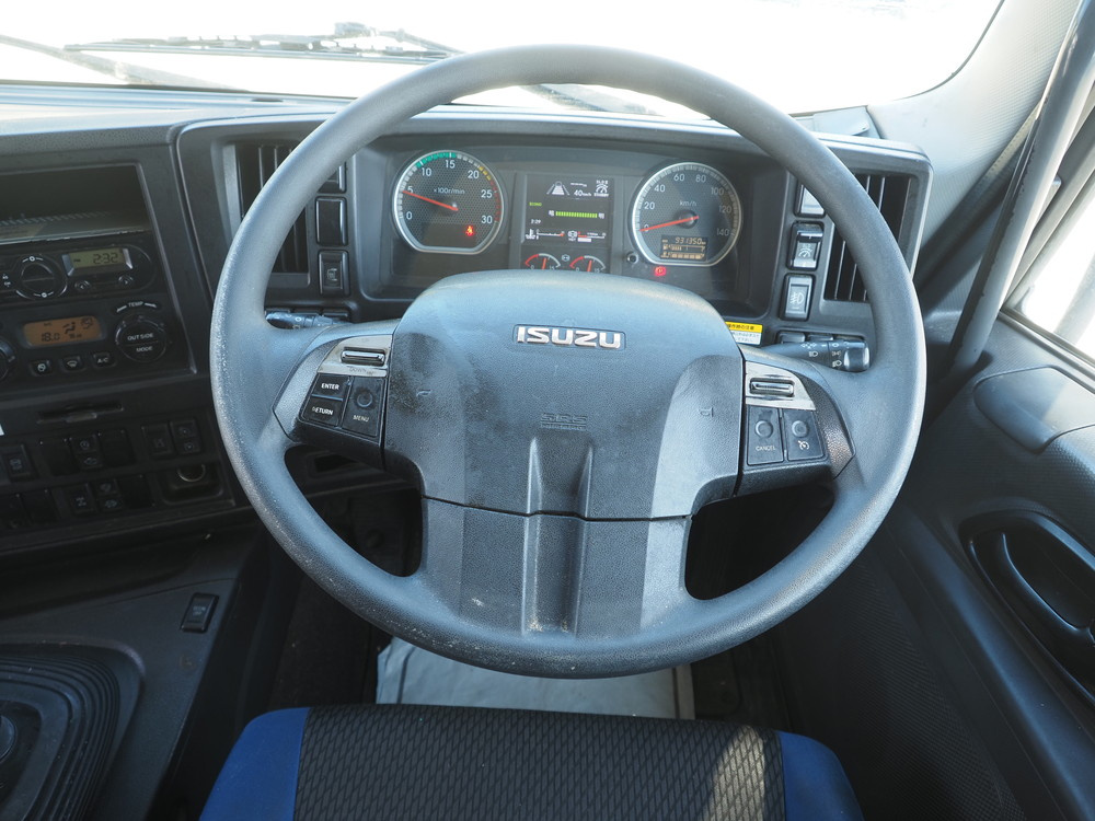 いすゞ ギガ ウイング車 大型 QKG-CYJ77B 年式 H29[写真26]